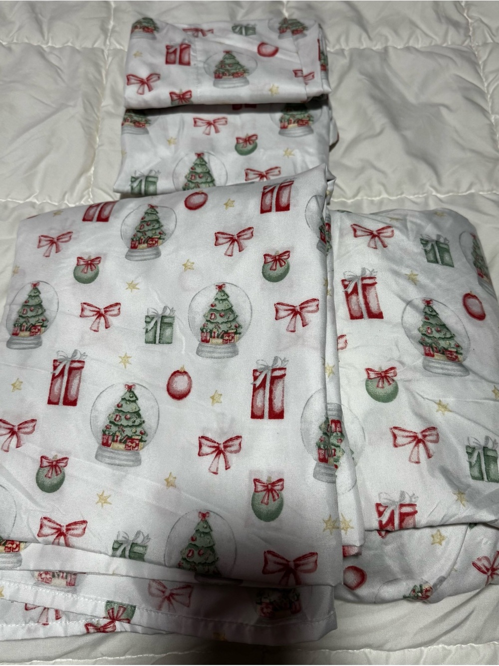 T.J.Maxx White Holiday Tree, Bows & Gift Print Bedding Full Sheet Set Green Red